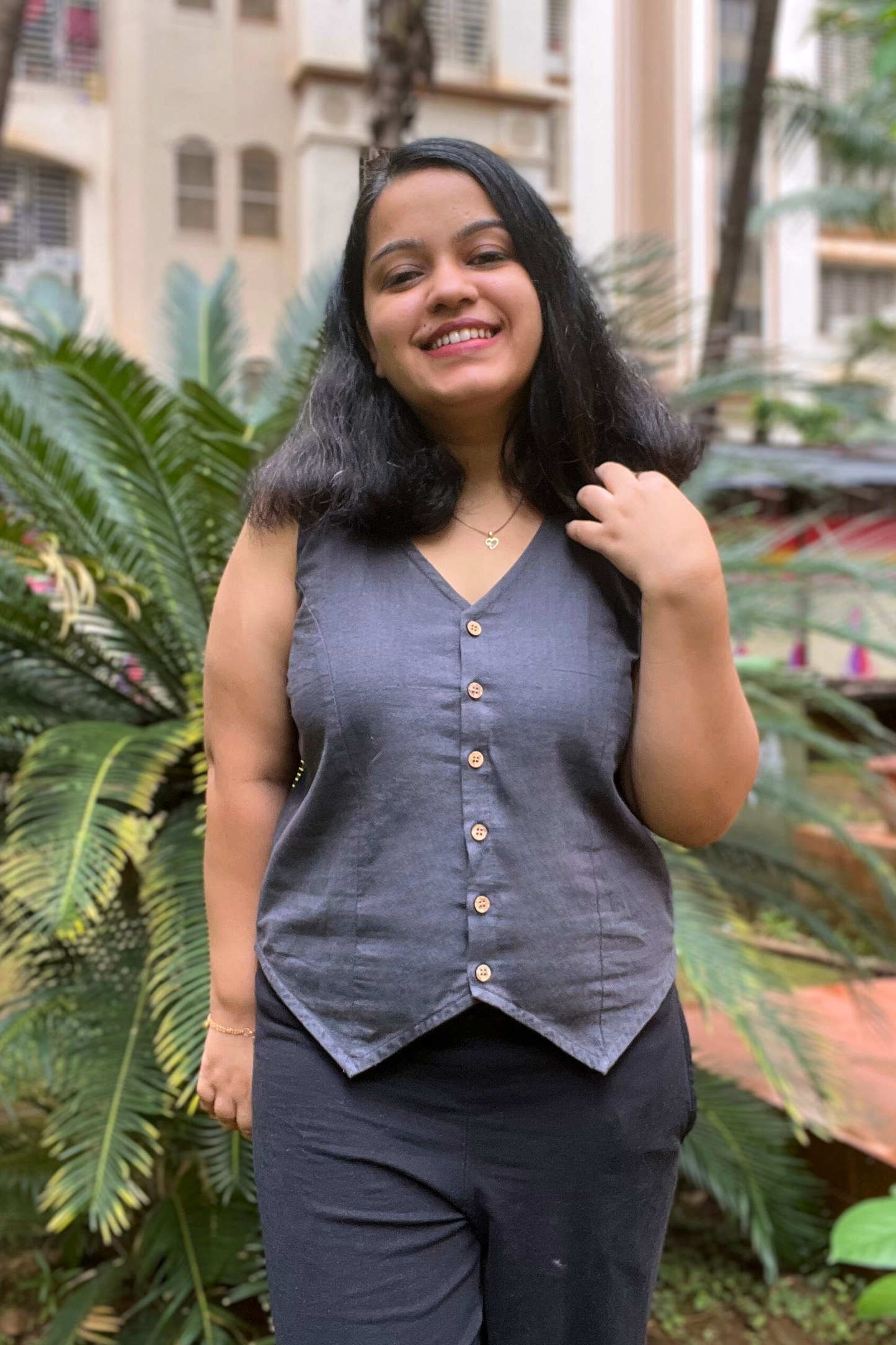 Lila handspun vest- Charcoal