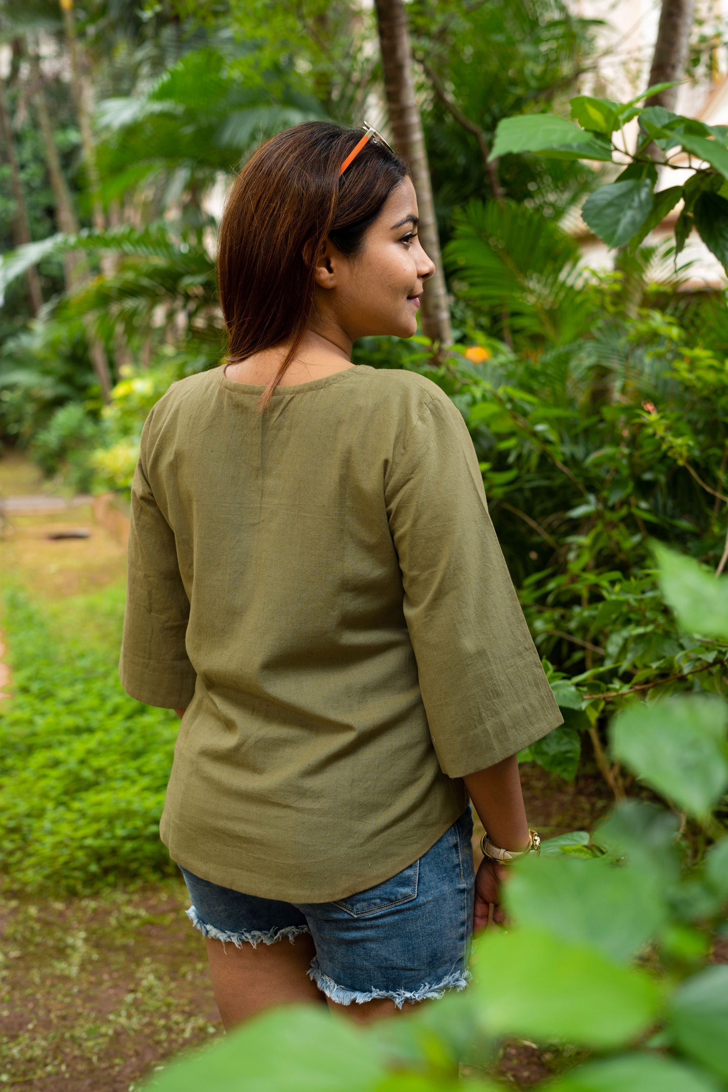 Daisy Embroidery Top- Khaki