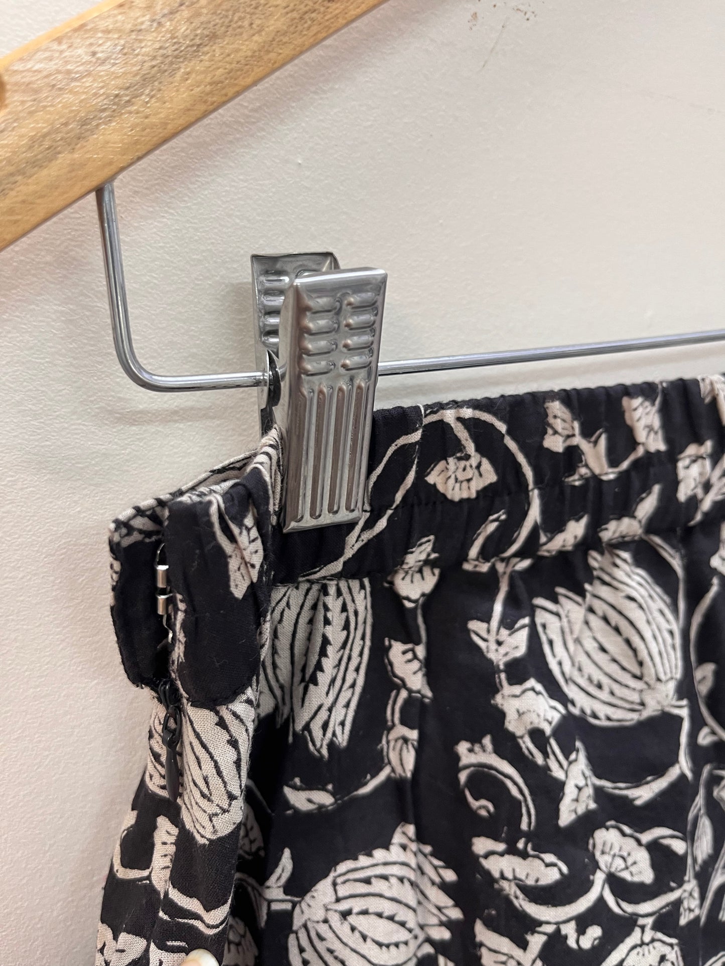 Black block printed skirt-S