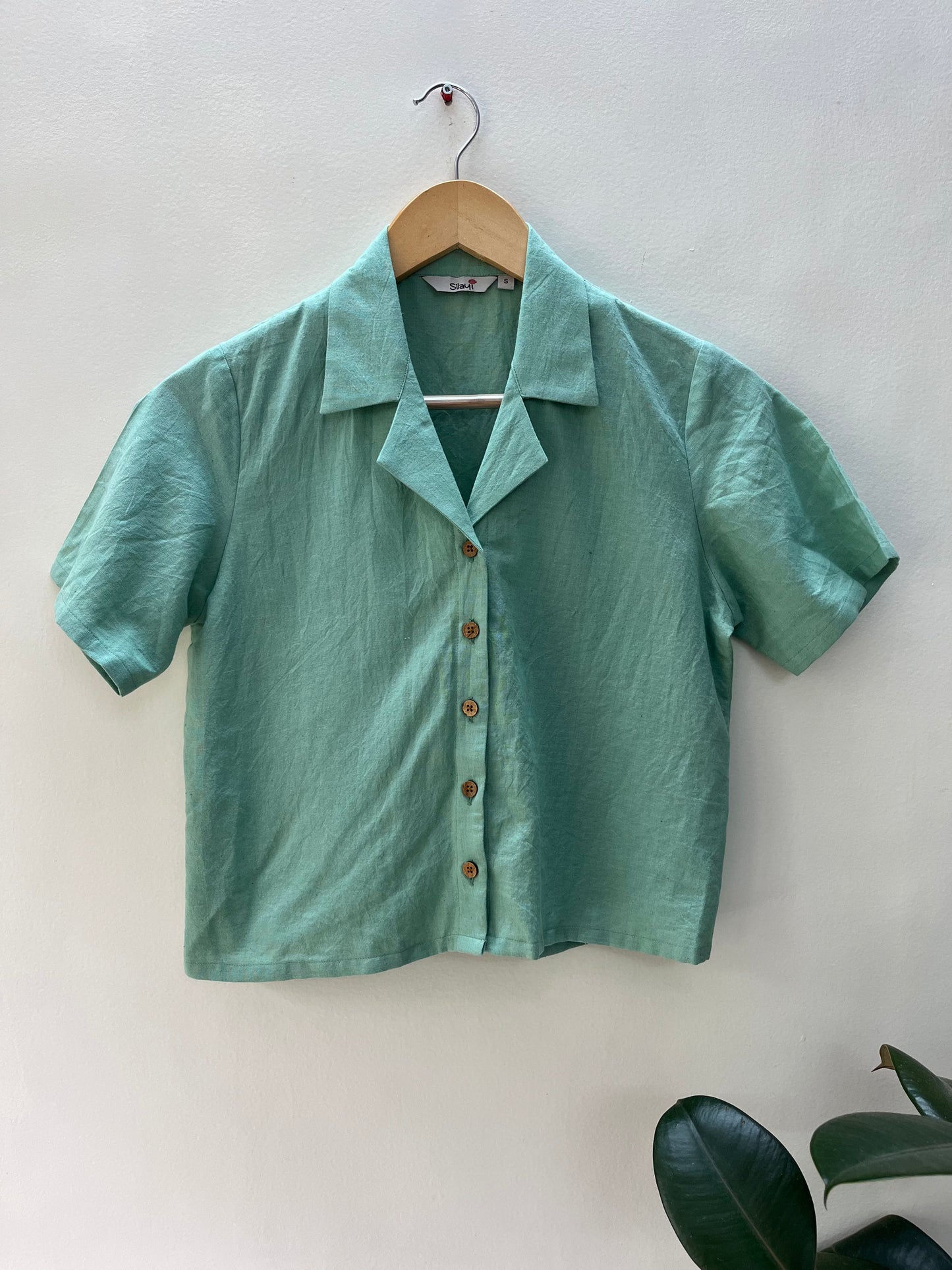 Emily cropped shirt