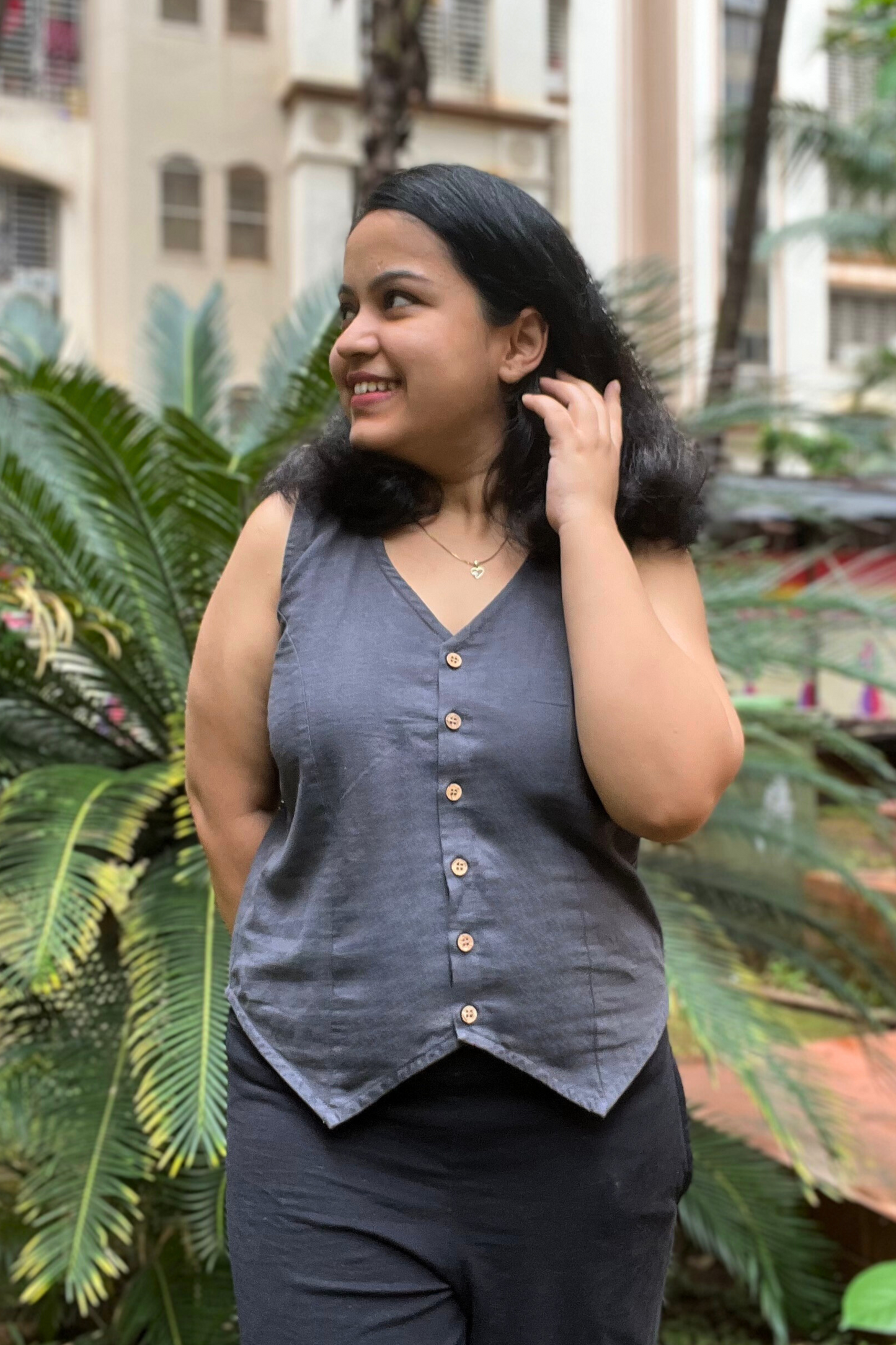 Lila handspun vest- Charcoal
