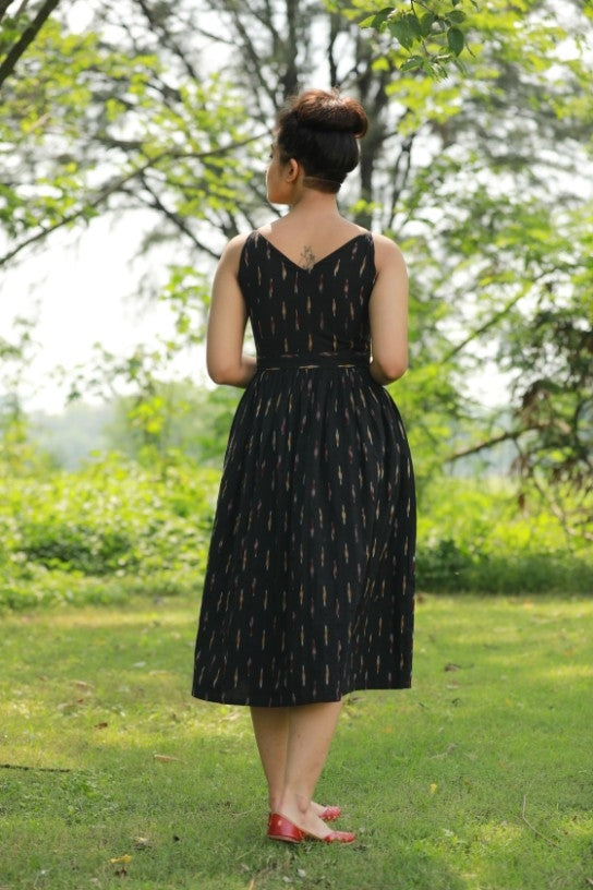Black Red Ikat Sleeveless Dress - www.silayi.in